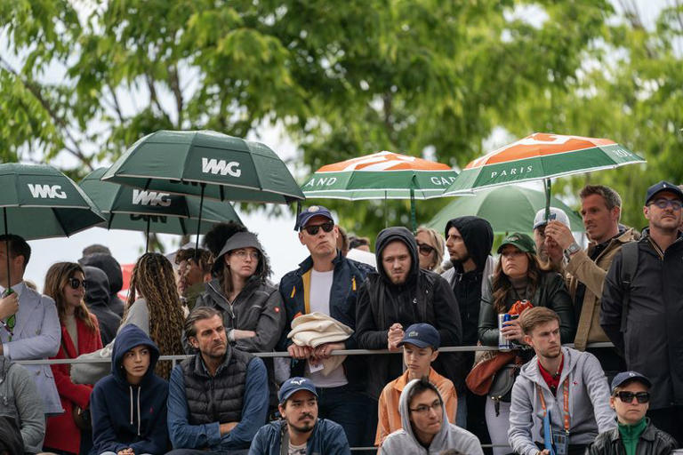 French Open don stop fans from dey drink alcohol for the stands to end unruly behaviour, after Belgium's David Goffin experience chewing gum spit at am during match against France's Giovanni Mpetshi Perricard.